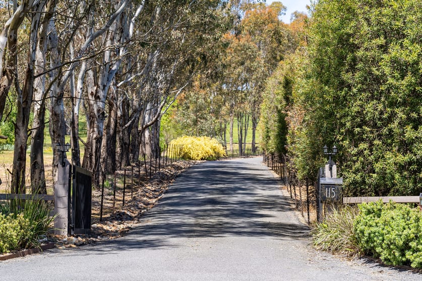Click to view all images 115 Swann Road Alexandra VIC 3714 - Image 2