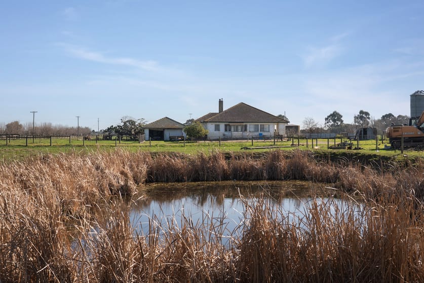 220 Five Mile Road Koo Wee Rup VIC 3981 - Image 1
