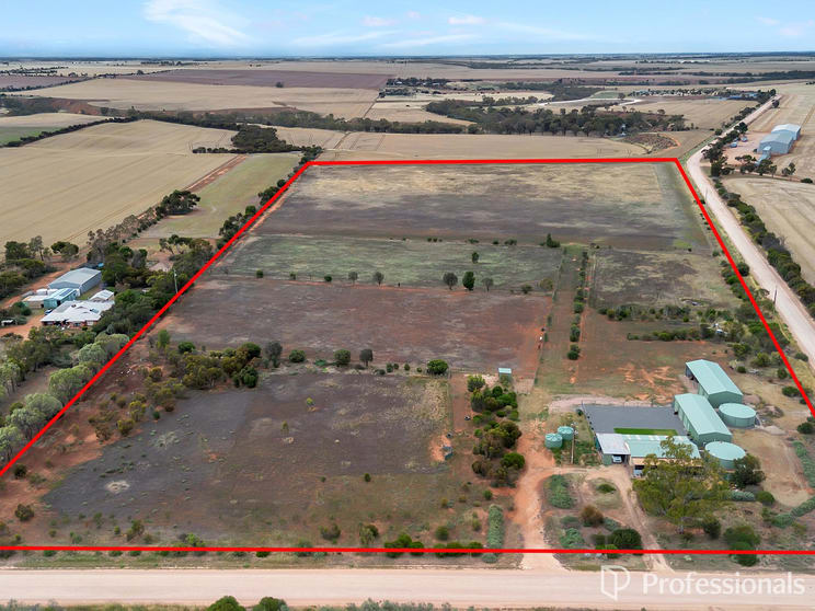 Click to view all images 6 Hamley Bridge Road Barabba SA 5460 - Image 2