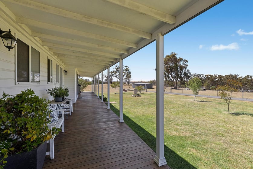 Click to view all images 124 Bendenine Road Binalong NSW 2584 - Image 2