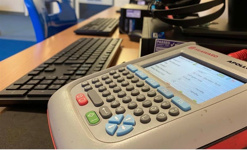 Click to view all images Repair business for sale in Croydon - Image 3