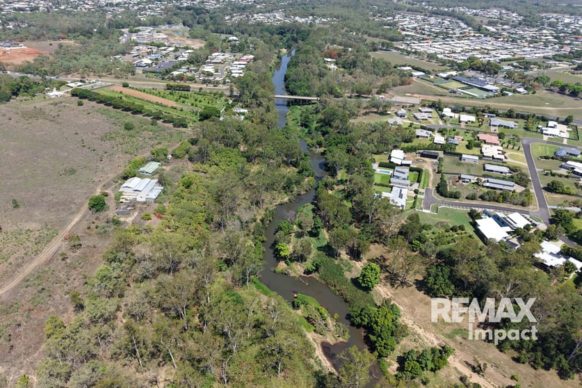 Click to view all images 211 Kenneally Road Mareeba QLD 4880 - Image 3
