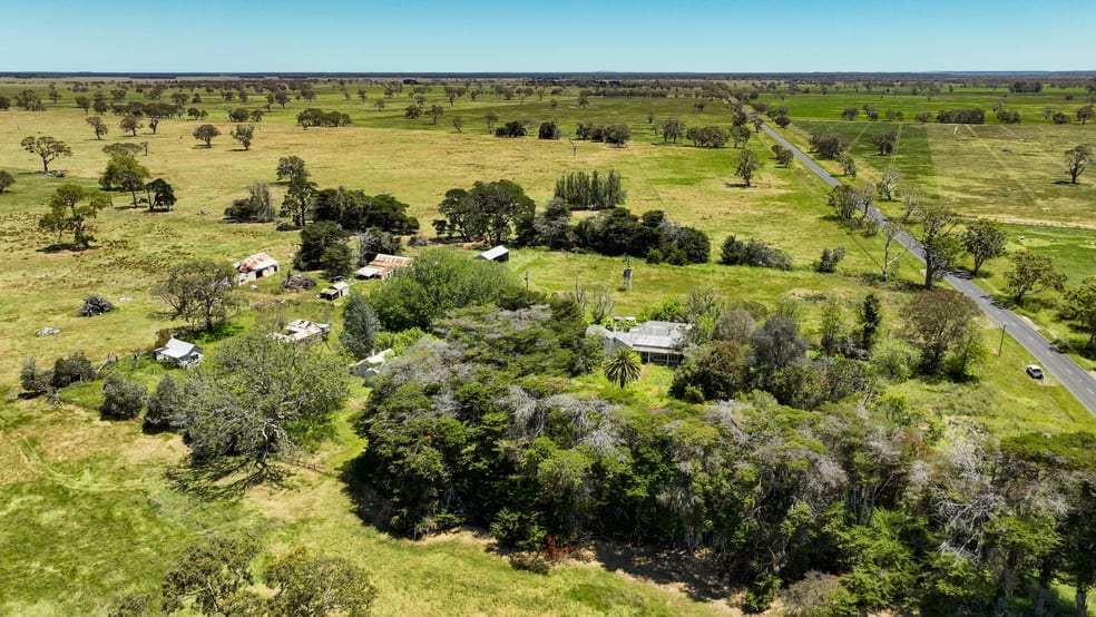 Click to view all images 3133 Glenelg Highway Strathdownie VIC 3312 - Image 3