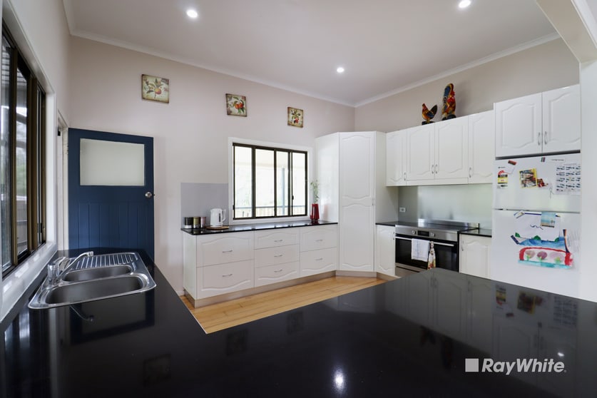 Click to view all images 552 Crowsdale Camboon Road Prospect QLD 4715 - Image 3