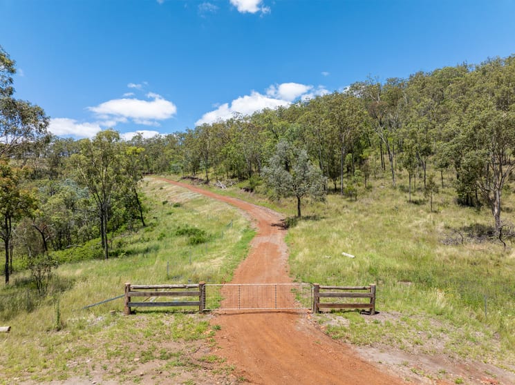 Click to view all images 31/ Armstrong Road West Haldon QLD 4359 - Image 1