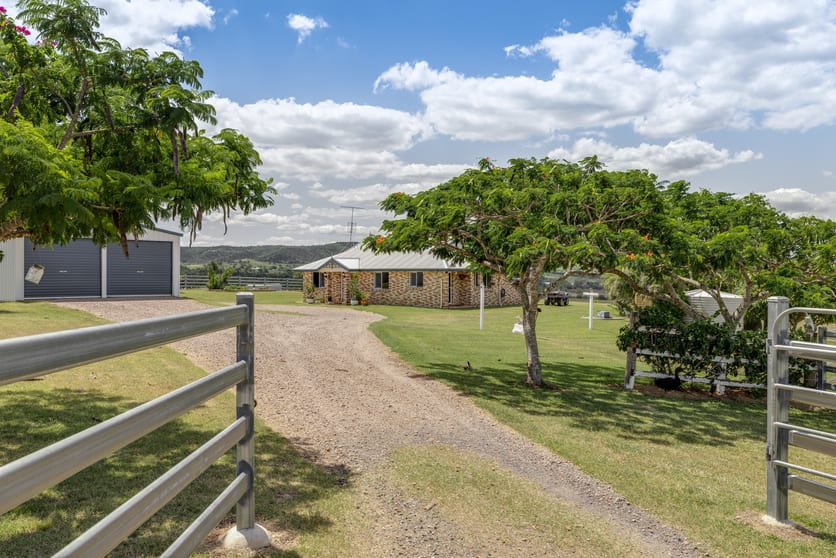 Click to view all images 120 Stephens Road Flagstone Creek QLD 4344 - Image 2