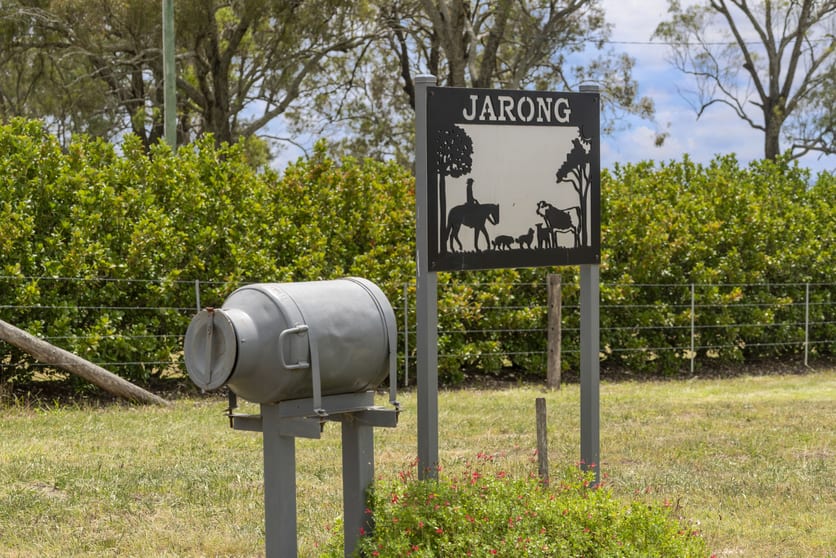 Click to view all images 'Jarong' 4 Ennis View Road Southbrook QLD 4363 - Image 2