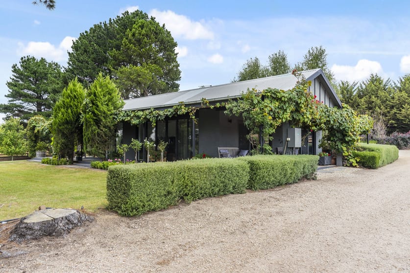 Click to view all images 141 Fraser Road Lancefield VIC 3435 - Image 2
