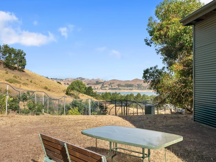 Click to view all images 2/3201 Maintongoon Road Bonnie Doon VIC 3720 - Image 3