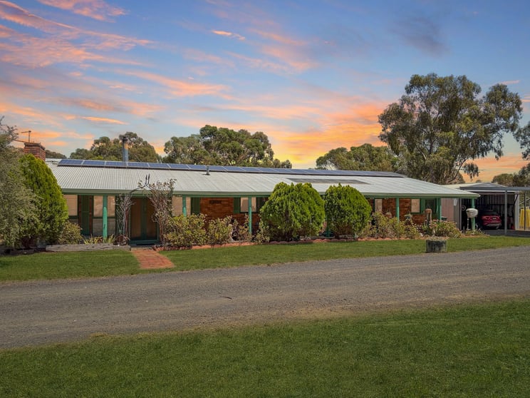 18 Rowes Lane Bowenvale VIC 3465 - Image 1