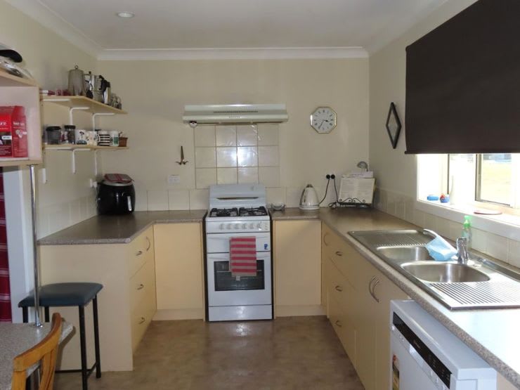 Click to view all images 98 McKechnie Road Stanthorpe QLD 4380 - Image 3