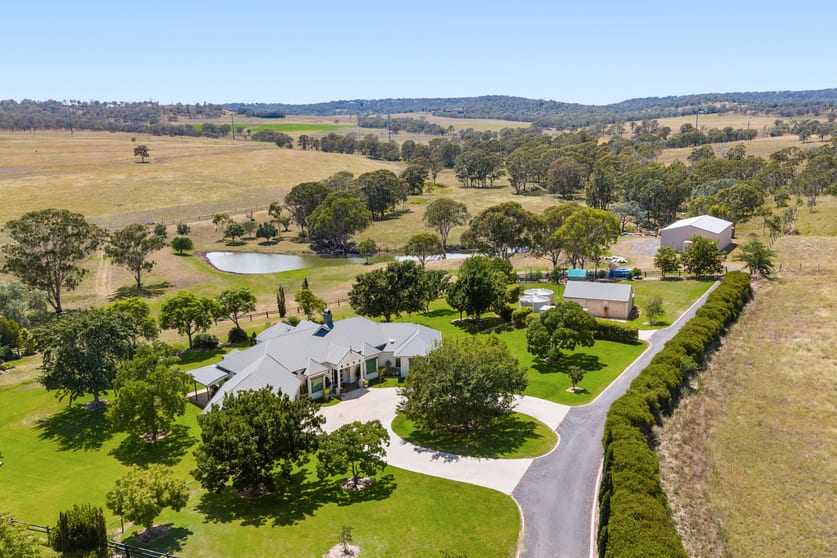 385 Hodgson Vale Road Hodgson Vale QLD 4352 - Image 2
