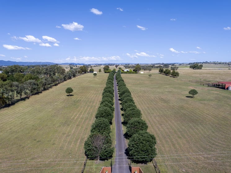 Click to view all images Embleton Park, 81 Onslow Thompson Road Calala NSW 2340 - Image 2