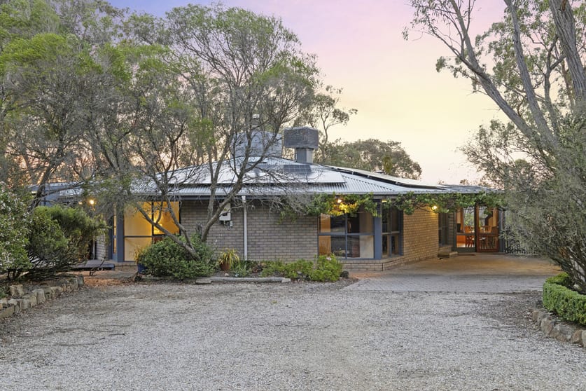 Click to view all images 51 Gallagher Crescent Wamboin NSW 2620 - Image 2