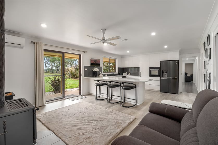 Click to view all images 819 Wombeyan Caves Road High Range NSW 2575 - Image 3