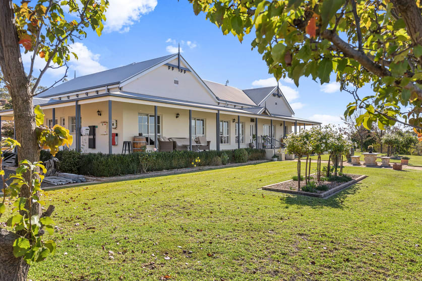 Click to view all images 59 McLartys Road The Gap NSW 2650 - Image 3