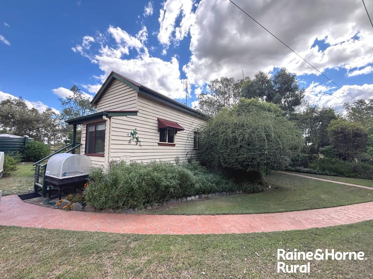25 Deep Creek Road Kingaroy QLD 4610 - Image 1