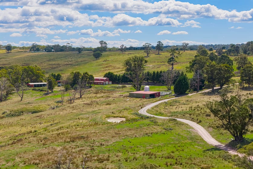Click to view all images 18 Chalkers Lane Wombeyan Caves Via Taralga NSW 2580 - Image 1