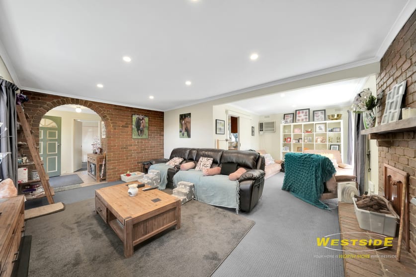 Click to view all images 90 Narraburra Road Little River VIC 3211 - Image 3