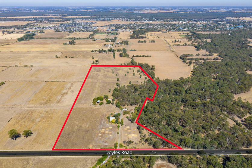 Click to view all images 690 Doyles Road Kialla VIC 3631 - Image 2