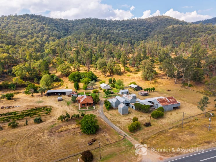 Click to view all images 5413 Great Alpine Road Ovens VIC 3738 - Image 2