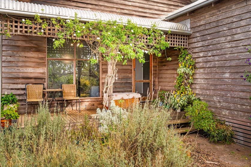 Click to view all images 1900 Barrabool Road Gnarwarre VIC 3221 - Image 2