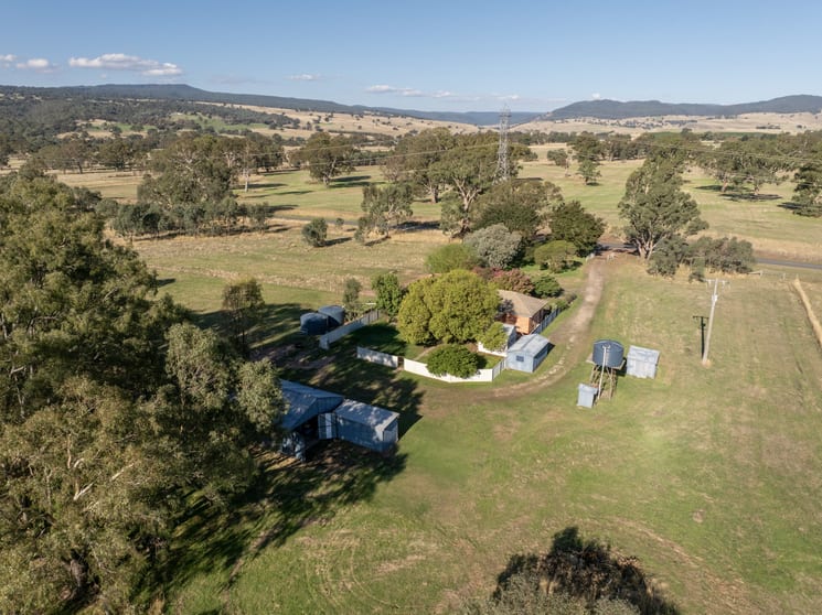 Click to view all images 445 Old Tolmie Road Barwite VIC 3722 - Image 2