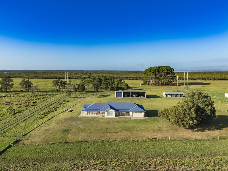 Click to view all images 285 Cabbage Tree Road Williamtown NSW 2318 - Image 2
