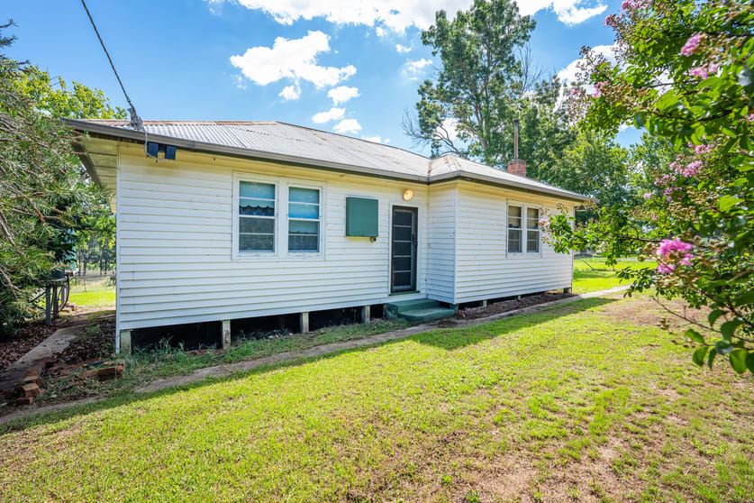 Click to view all images 2712 Gundowring Road Upper Gundowring VIC 3691 - Image 3