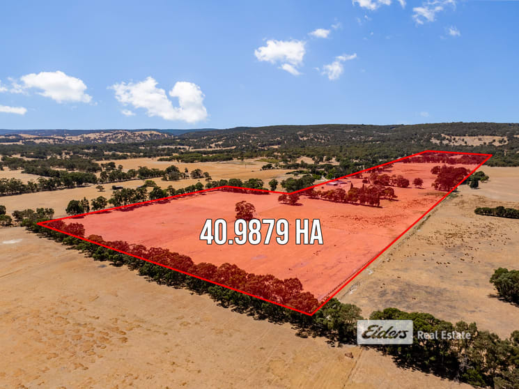 Click to view all images 130 Wealand Road Waroona WA 6215 - Image 1