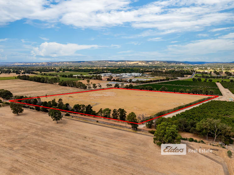 Click to view all images 423 Uduc Road Harvey WA 6220 - Image 3