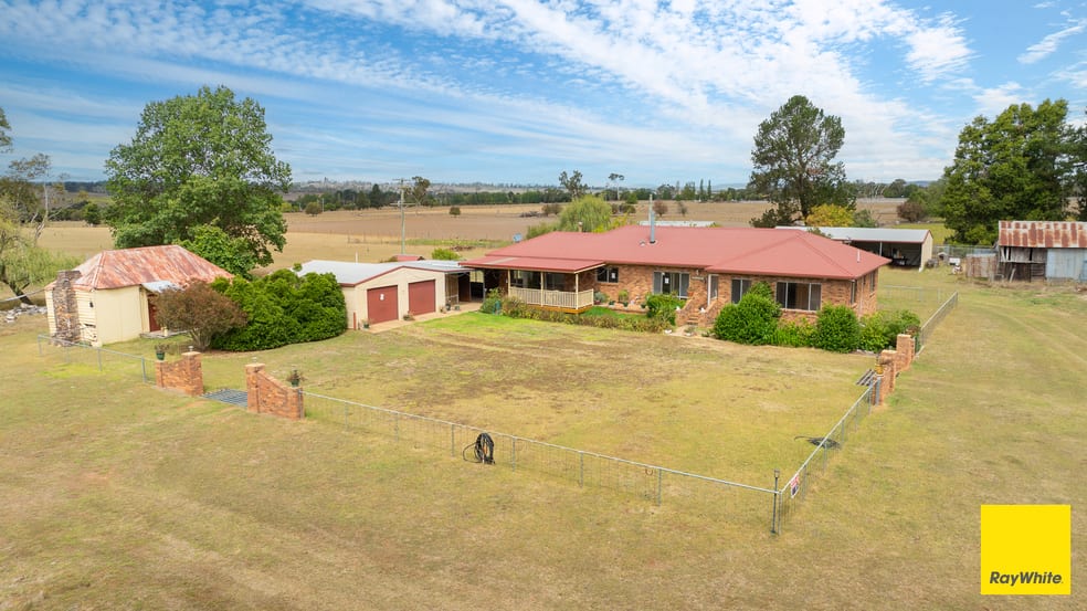 74 Dumaresq Road Armidale NSW 2350 - Image 2