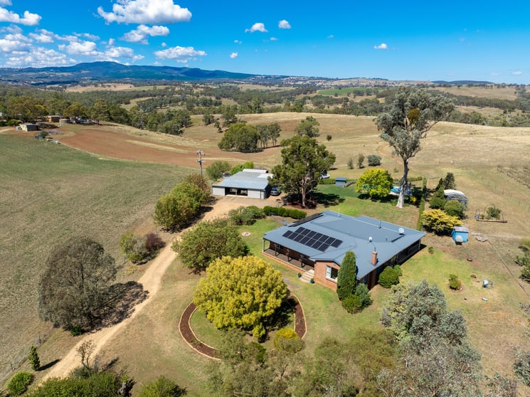 1827 The Escort Way Orange NSW 2800 - Image 2