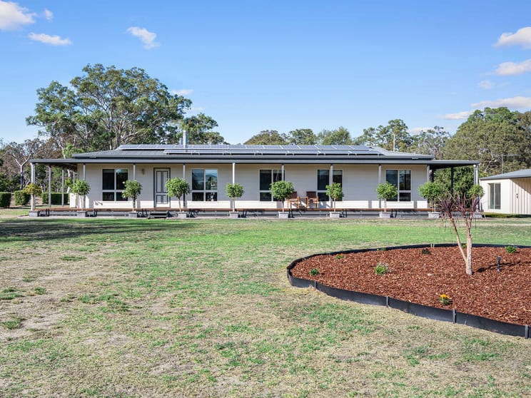 32 Willis Street Cavendish VIC 3314 - Image 2