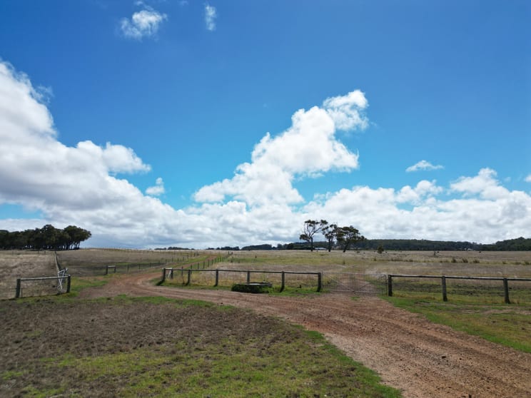 Click to view all images Denmark WA 6333 - Image 2