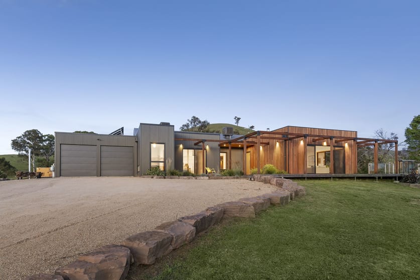 606 Monkey Gully Road Mansfield VIC 3722 - Image 2