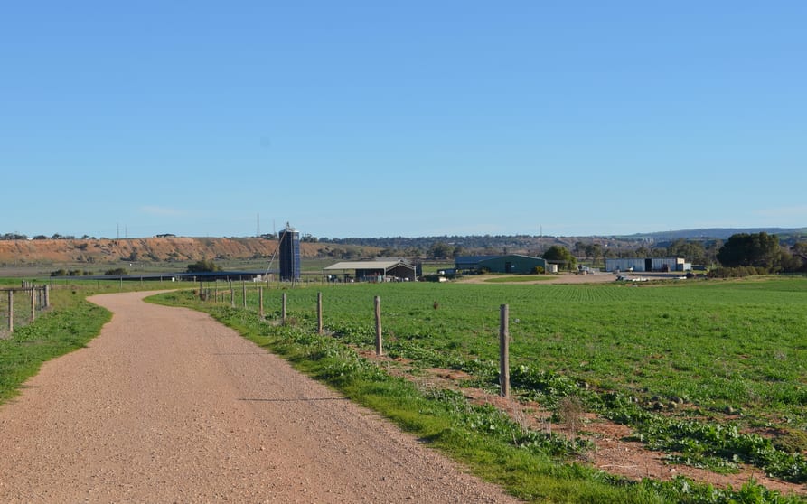 Click to view all images 291 Murrawong Road Murray Bridge SA 5253 - Image 3