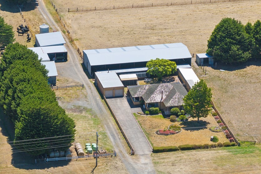 Click to view all images 797 Midland Highway Mount Rowan VIC 3352 - Image 2