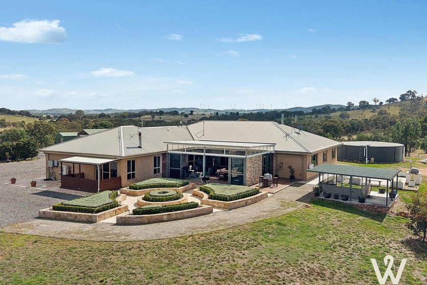 33 Yass Valley Way Yass NSW 2582 - Image 1