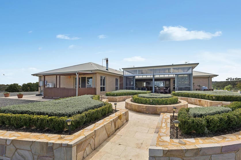 33 Yass Valley Way Yass NSW 2582 - Image 3
