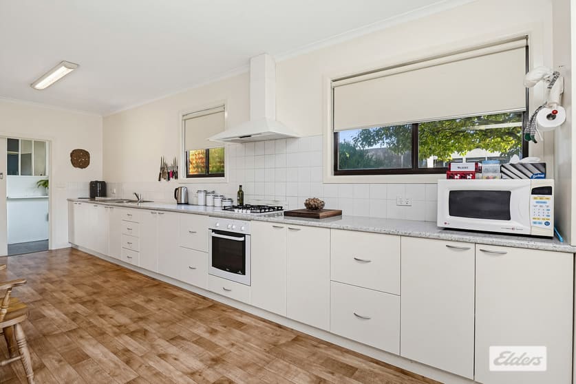 Click to view all images 359 Burton Avenue Kyneton VIC 3444 - Image 3