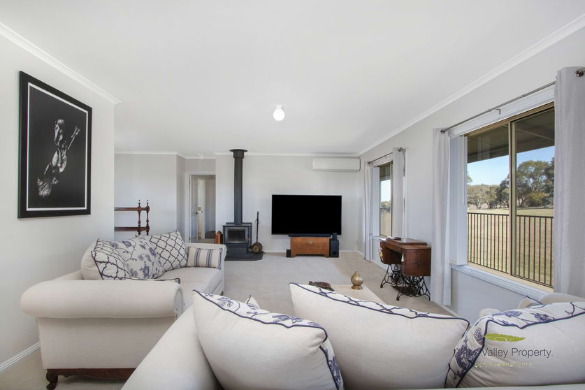 Click to view all images 442 Wargeila Road Yass NSW 2582 - Image 3