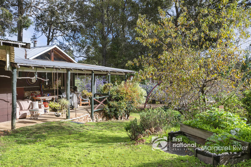 Click to view all images 4 Rickett Road Cowaramup WA 6284 - Image 1