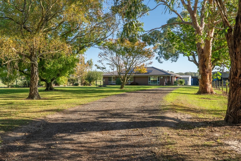 35 Whitelaws Track Leongatha South VIC 3953 - Image 1