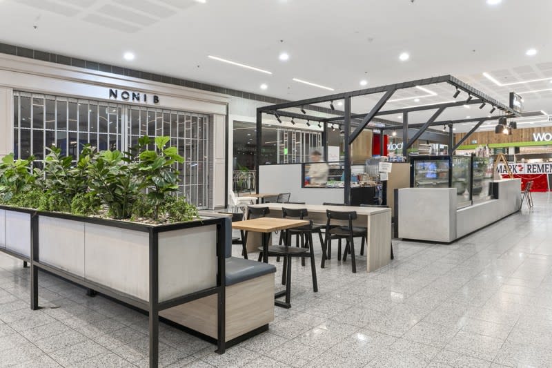 Click to view all images Shop 2 227 Renmark Avenue Renmark SA 5341 - Image 2