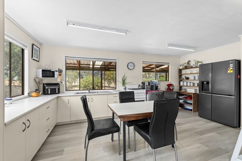 1325 Connolly Dam Road Silverwood QLD 4370 - Image 2