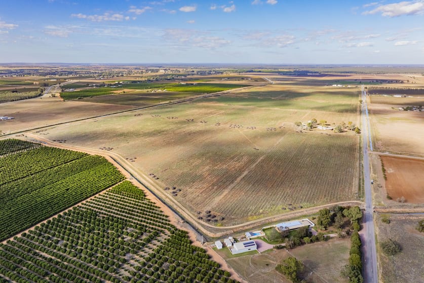 Click to view all images 385 Toorak Road Yanco NSW 2703 - Image 2