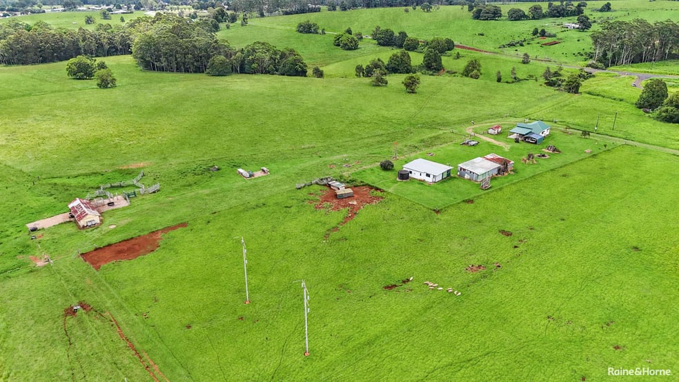 Click to view all images 13063 Kennedy Highway Ravenshoe QLD 4888 - Image 3