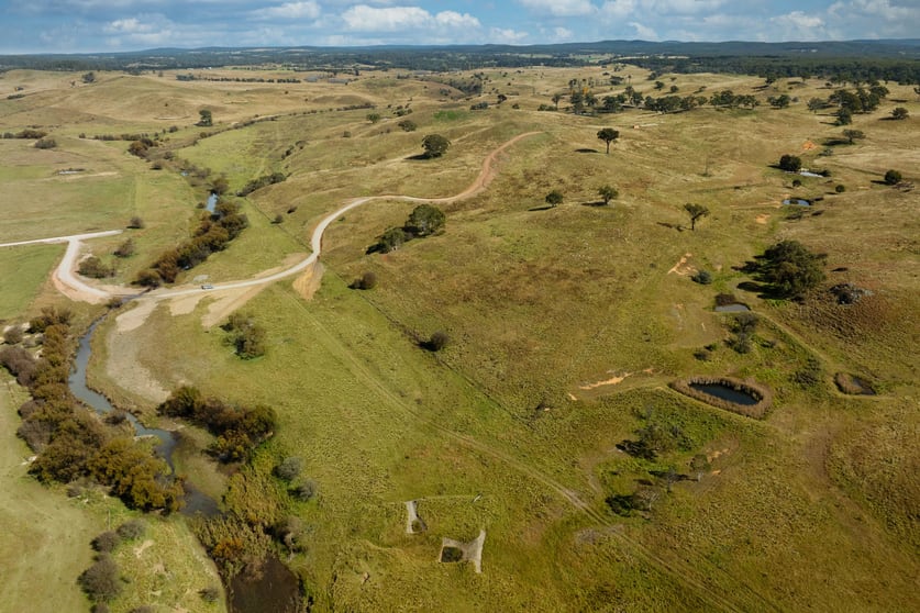 Click to view all images 557 The Lookdown Road Bungonia NSW 2580 - Image 2