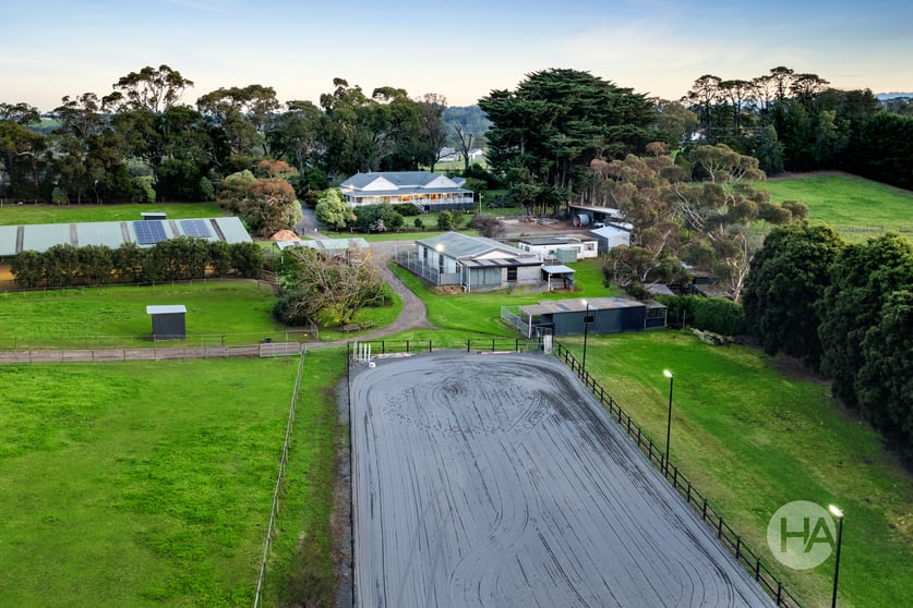 Click to view all images 741 Warburton Highway Seville VIC 3139 - Image 1